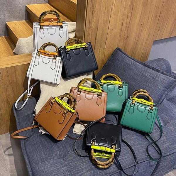 luxury fashion bag cyber red new handheld one shoulder women's leisure ins bamboo simple popular small square womenhigh
luxury fashion bag cyber red new handheld one shoulder women's leisure ins bamboo simple popular small square womenhigh