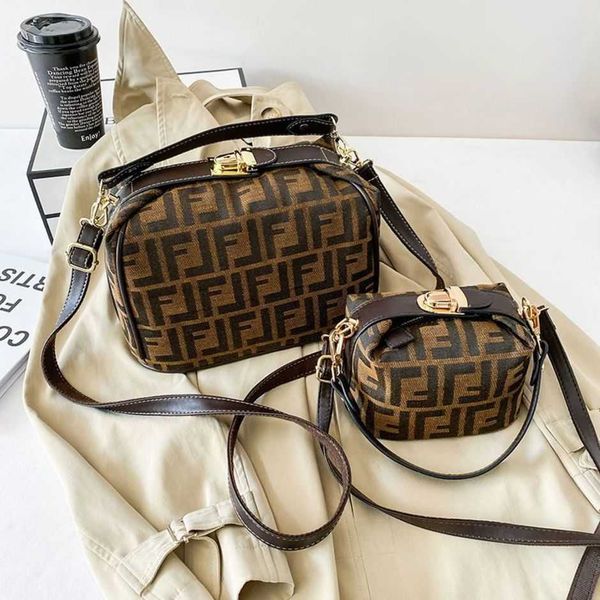 luxury fashion bag french stick lunch box bento walking single net red boston pillow portable messengerhigh
luxury fashion bag french stick lunch box bento walking single net red boston pillow portable messengerhigh