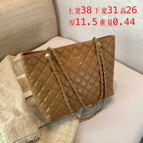 70% 2023 luxury xiaoxianglingge shopping large capacity women's chain one shoulder tote handhigh quality
70% 2023 luxury xiaoxianglingge shopping large capacity women's chain one shoulder tote handhigh quality