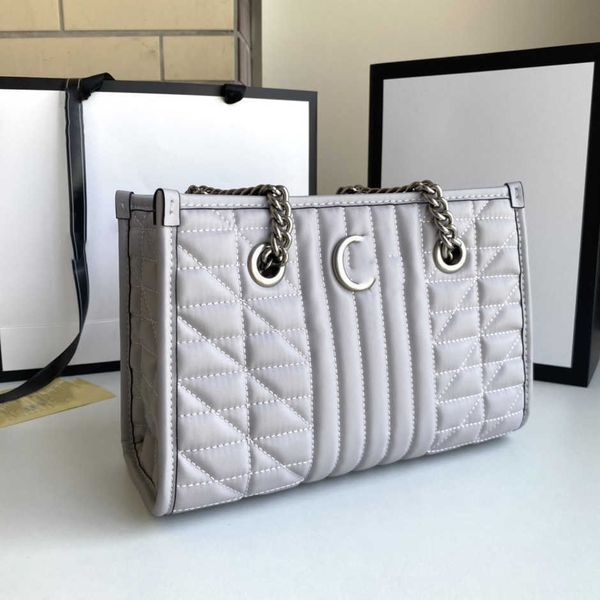 luxury fashion bag net red envelope rhomboid chain embroidered thread small square single shoulder oblique span female baghigh
luxury fashion bag net red envelope rhomboid chain embroidered thread small square single shoulder oblique span female baghigh