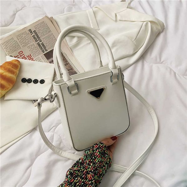 new fashion bag wholesale market summer new foreign style single shoulder slant span small square armpit hand women's baghigh
new fashion bag wholesale market summer new foreign style single shoulder slant span small square armpit hand women's baghigh