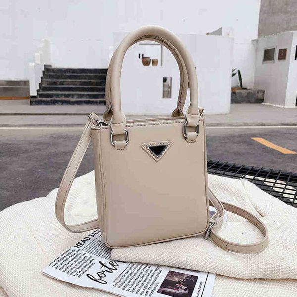 2023 new luxury fashion bag summer portable square simple texture messenger fashionable small fresh singlehigh
2023 new luxury fashion bag summer portable square simple texture messenger fashionable small fresh singlehigh