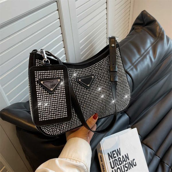 2023 new shoulder bag summer female new street trend drill single shoulder underarm sense niche baghigh
2023 new shoulder bag summer female new street trend drill single shoulder underarm sense niche baghigh