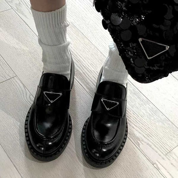 shoes p's triangle black thick sole british style lefu autumn and winter new small leather shoes for women's single
shoes p's triangle black thick sole british style lefu autumn and winter new small leather shoes for women's single
