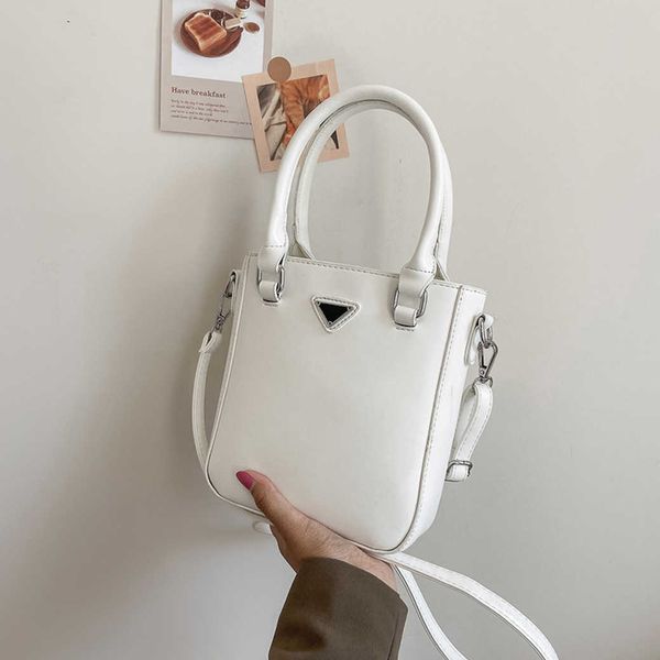 wholesale market 2023 luxury summer small new trendy tote ins style single shoulder messenger femalehigh quality
wholesale market 2023 luxury summer small new trendy tote ins style single shoulder messenger femalehigh quality
