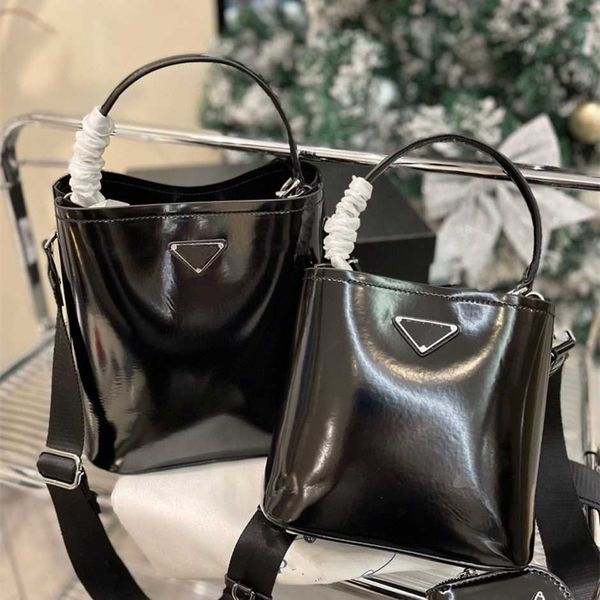 2023 new luxury fashion bag mini bucket open bead paint bright face single messenger handbag leisure simplehigh
2023 new luxury fashion bag mini bucket open bead paint bright face single messenger handbag leisure simplehigh