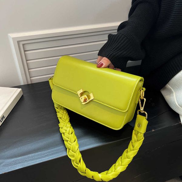 wholesale market 2023 luxury woven underarm square single shoulder foreign style net red chain messenger small baghigh quality
wholesale market 2023 luxury woven underarm square single shoulder foreign style net red chain messenger small baghigh quality