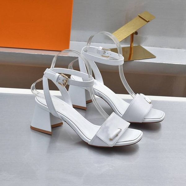 2023 heels sandals luxurys designers fashion louiseity heel women shoes viutonity dress shoe summer ladies slipers l1c, Black
2023 heels sandals luxurys designers fashion louiseity heel women shoes viutonity dress shoe summer ladies slipers l1c, Black