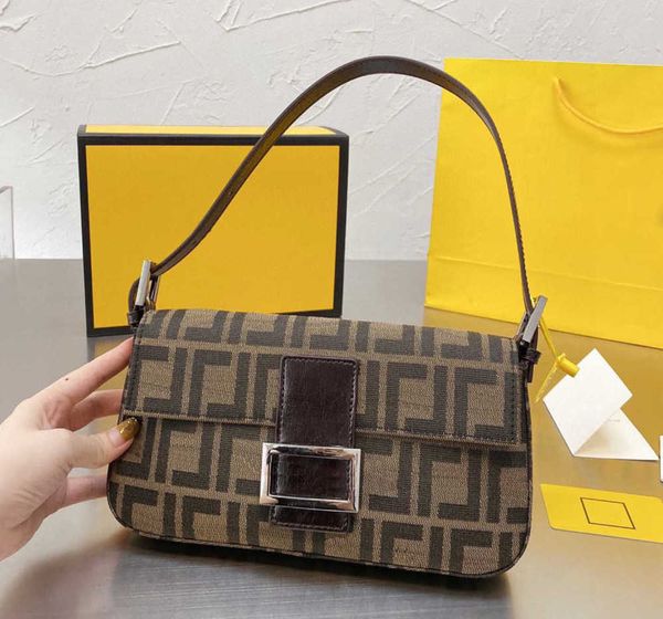 bags totes handbag designer bag comen classic imitation brand stitching canvas letter buckle shoulder bag versatile commuter chain party
bags totes handbag designer bag comen classic imitation brand stitching canvas letter buckle shoulder bag versatile commuter chain party
