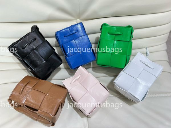mini cassette bucket bags unique designers shoulder crossbody bags luxury handbag fashion weave tote purse size15-10cm
mini cassette bucket bags unique designers shoulder crossbody bags luxury handbag fashion weave tote purse size15-10cm