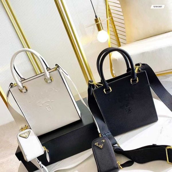 luxury handbag new leather popular small minip handbag large capacity tote cross pattern messenger baghigh
luxury handbag new leather popular small minip handbag large capacity tote cross pattern messenger baghigh