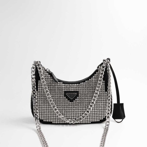 new fashion bag wholesale market hand new hobo armpit advanced feeling full one shoulder women's with diamond zipper tote baghigh
new fashion bag wholesale market hand new hobo armpit advanced feeling full one shoulder women's with diamond zipper tote baghigh