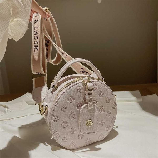 2023 new luxury fashion bag female spring trend net red single messenger portable round cakehigh
2023 new luxury fashion bag female spring trend net red single messenger portable round cakehigh