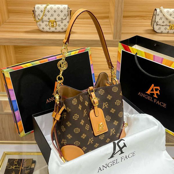 75%off fashion shoulder bags for women's soft leather bucket autumn winter chain small single shoulder messenger bag luxury crossbody h
75%off fashion shoulder bags for women's soft leather bucket autumn winter chain small single shoulder messenger bag luxury crossbody h