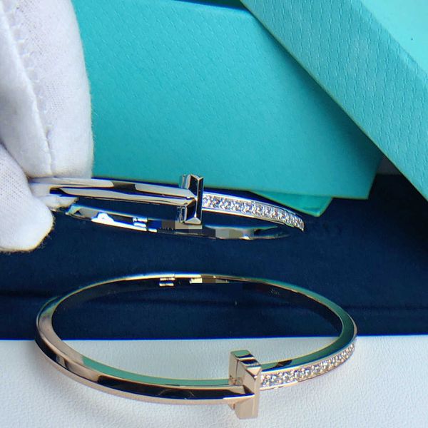 high-quality v gold t1 bracelet narrow version single row semi diamond high cnc seiko silver plated 18k rose, Black
high-quality v gold t1 bracelet narrow version single row semi diamond high cnc seiko silver plated 18k rose, Black