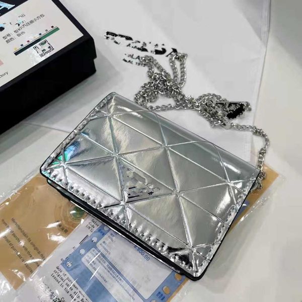 wholesale market 2023 luxury new mirror small square waist chain mini mouth red single shoulder diagonal baghigh quality
wholesale market 2023 luxury new mirror small square waist chain mini mouth red single shoulder diagonal baghigh quality