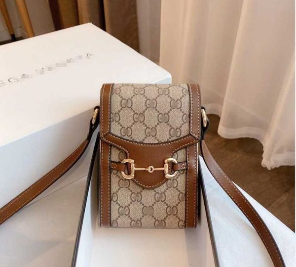 cucci designer bag 2023 new horse-title buckle flip mobile phone bag mini fashion one-shoulder diagonal fashion small square bag
cucci designer bag 2023 new horse-title buckle flip mobile phone bag mini fashion one-shoulder diagonal fashion small square bag