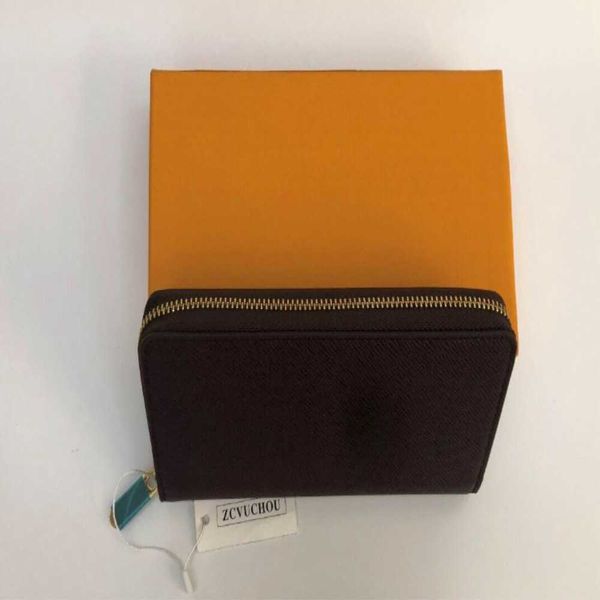 70% 2023 luxury 60017 single pull wallet hand old flower black white lattice classichigh quality
70% 2023 luxury 60017 single pull wallet hand old flower black white lattice classichigh quality