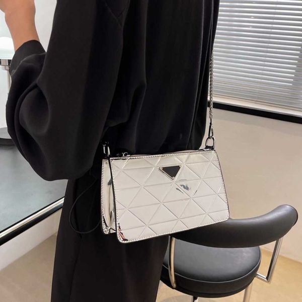 wholesale market 2023 luxury women's new leisure chain mirror diamond lattice single shoulder cross body texture small square baghigh q
wholesale market 2023 luxury women's new leisure chain mirror diamond lattice single shoulder cross body texture small square baghigh q