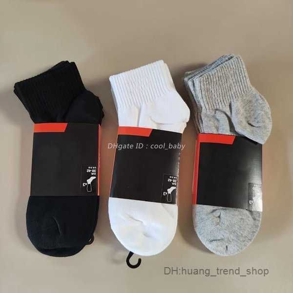 men socks women cotton classic ankle letter breathable black and white mixing football basketball sports sock 48
men socks women cotton classic ankle letter breathable black and white mixing football basketball sports sock 48
