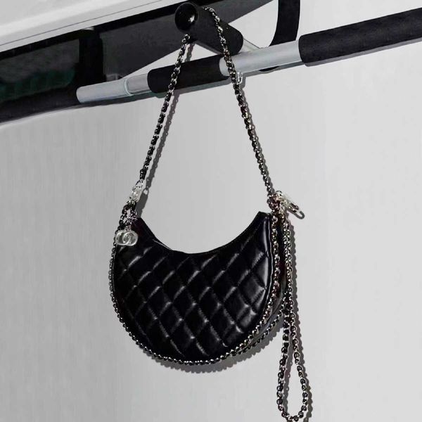 55%off new luxury fashion brand bags rhombus chain single-shoulder cross-body crescent high-grade bag female shoulder crossbody bags
55%off new luxury fashion brand bags rhombus chain single-shoulder cross-body crescent high-grade bag female shoulder crossbody bags