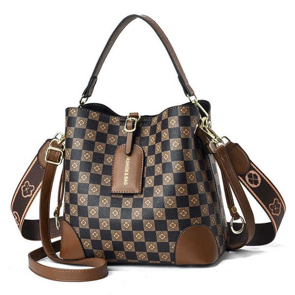 2023 women bags women's autumn winter versatile high-grade texture small chain portable 70%off factory handbags
2023 women bags women's autumn winter versatile high-grade texture small chain portable 70%off factory handbags