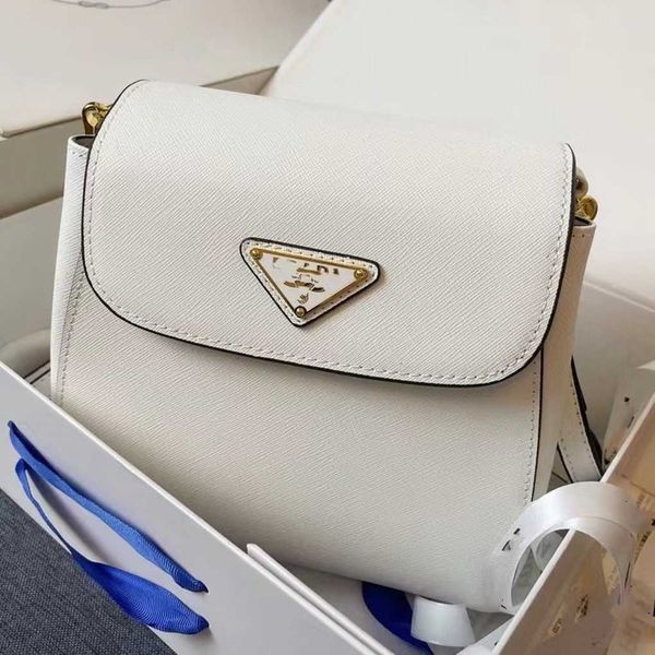 80% 2023 luxury fashionable simple fashionable casual single shoulder solid color cross double compartment cover women's baghigh qualit
80% 2023 luxury fashionable simple fashionable casual single shoulder solid color cross double compartment cover women's baghigh qualit