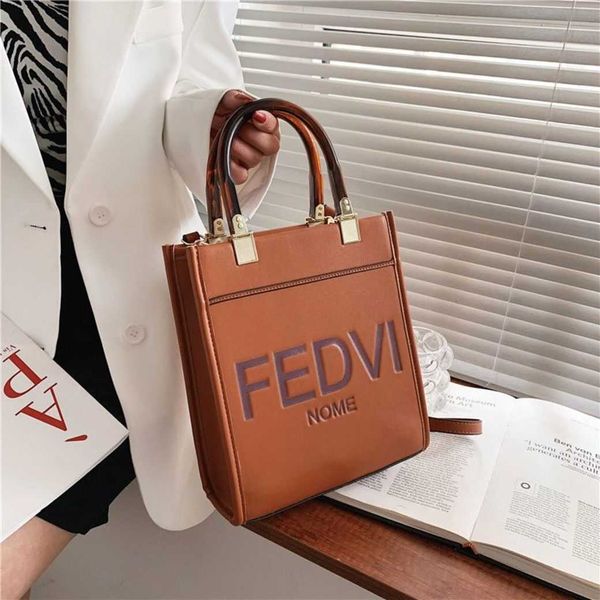 wholesale market 2023 luxury european and handbag summer temperament net red tote single messengerhigh quality
wholesale market 2023 luxury european and handbag summer temperament net red tote single messengerhigh quality