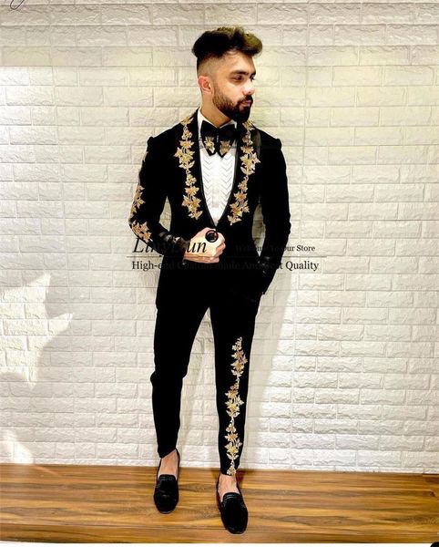 men's suits blazers black gold appliques men suits 2 pieces set handsome groom wedding tuxedos slim fit formal business male blazer pan, White;black
men's suits blazers black gold appliques men suits 2 pieces set handsome groom wedding tuxedos slim fit formal business male blazer pan, White;black