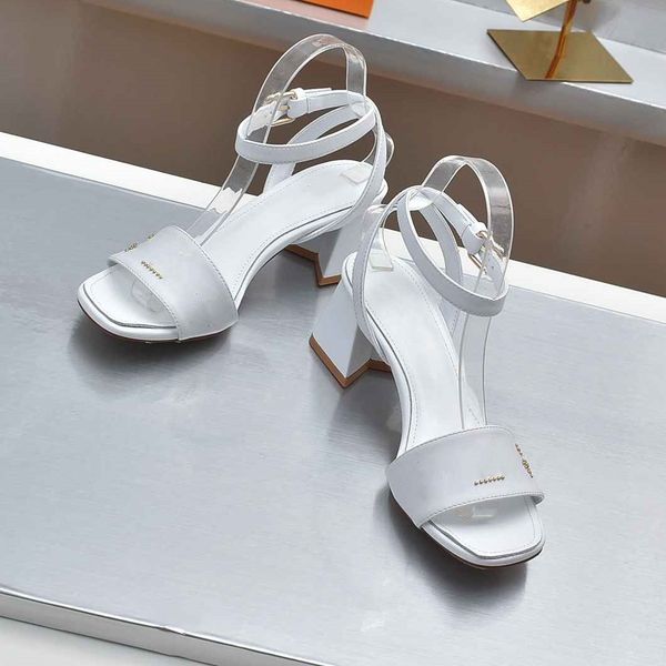 2023 heels sandals luxurys designers fashion louiseity heel women shoes viutonity dress shoe summer ladies slipers l2e, Black
2023 heels sandals luxurys designers fashion louiseity heel women shoes viutonity dress shoe summer ladies slipers l2e, Black