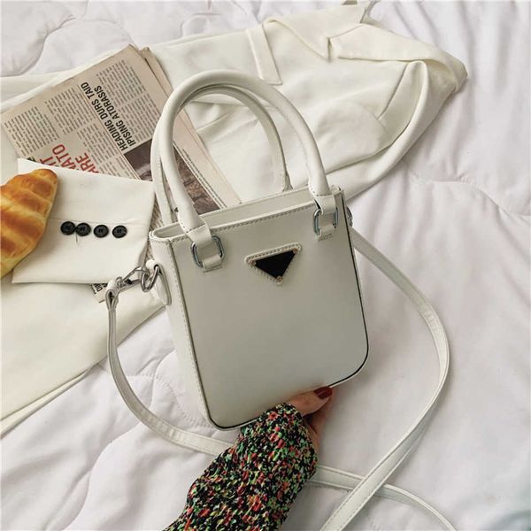 2023 new shoulder bag summer new foreign style single shoulder slant span small square armpit hand women's baghigh
2023 new shoulder bag summer new foreign style single shoulder slant span small square armpit hand women's baghigh