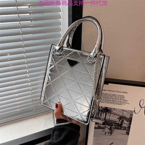 2023 new shoulder bag new bright face tote chain single shoulder oblique span portable baghigh
2023 new shoulder bag new bright face tote chain single shoulder oblique span portable baghigh