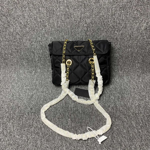 luxury handbag new parachute vintage large capacity tote female chain messenger shoulder baghigh
luxury handbag new parachute vintage large capacity tote female chain messenger shoulder baghigh