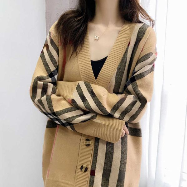 autumn winter womens knitted sweater designer sweaters classic plaid cardigan coat college style long-sleeved knitting jacket, White;black
autumn winter womens knitted sweater designer sweaters classic plaid cardigan coat college style long-sleeved knitting jacket, White;black