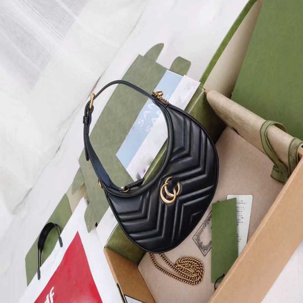 luxury fashion bag new leather wave embroidered star same underarm small fragrance wind love one shoulder diamond chainhigh
luxury fashion bag new leather wave embroidered star same underarm small fragrance wind love one shoulder diamond chainhigh