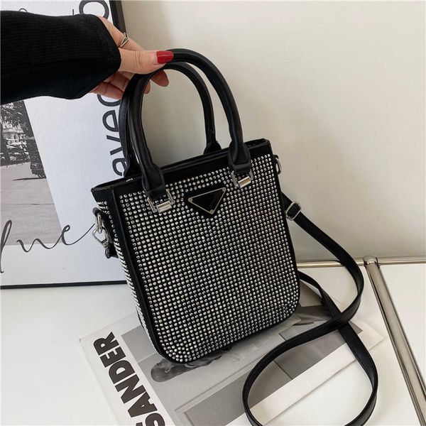 luxury fashion bag cyber red same flash diamond versatile mini handbag hugh one shoulder straddle baghigh
luxury fashion bag cyber red same flash diamond versatile mini handbag hugh one shoulder straddle baghigh
