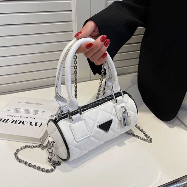 new fashion bag wholesale market this year's popular women's summer new messenger minority foreign style net red cylinder baghigh
new fashion bag wholesale market this year's popular women's summer new messenger minority foreign style net red cylinder baghigh