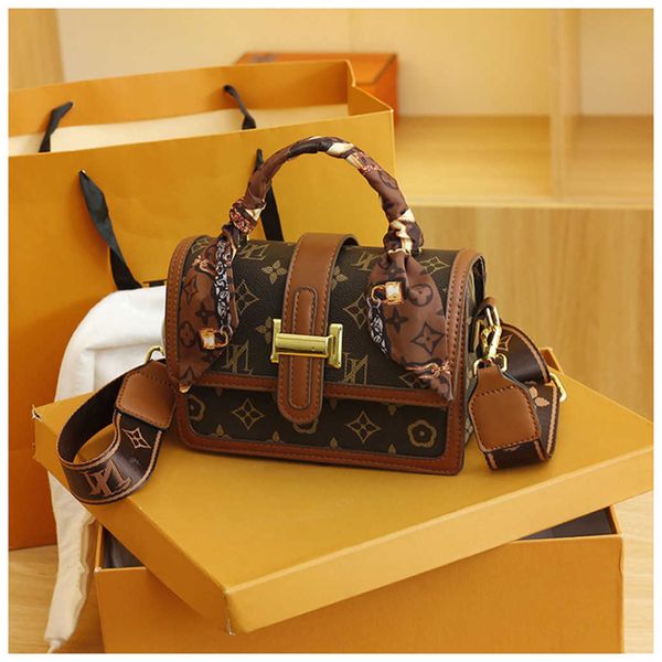 wholesale market 2023 luxury new women's single shoulder messenger small square autumn and printinghigh quality
wholesale market 2023 luxury new women's single shoulder messenger small square autumn and printinghigh quality