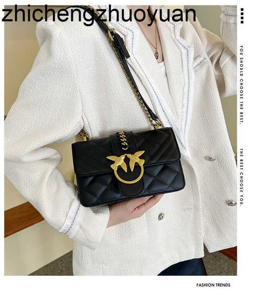 designer swallow bag women 2023 new shoulder style simple small square lingge embroidery chain fashion bag
designer swallow bag women 2023 new shoulder style simple small square lingge embroidery chain fashion bag