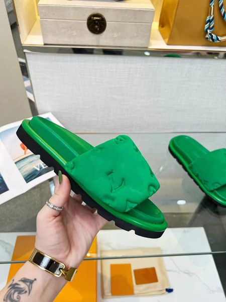 2023 man designer sandal beach slide woman slipper crocodile skin leather flip flops ladies orange scuffs shoes original box dust bag pretty, Black
2023 man designer sandal beach slide woman slipper crocodile skin leather flip flops ladies orange scuffs shoes original box dust bag pretty, Black