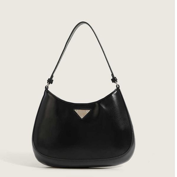 luxury fashion bag armpit half moon female summer temperament versatile hand magic stickhigh
luxury fashion bag armpit half moon female summer temperament versatile hand magic stickhigh