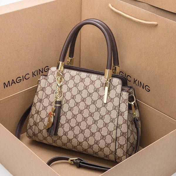 luxury handbag hong counter new product mother's hand women's summer versatile messenger baghigh
luxury handbag hong counter new product mother's hand women's summer versatile messenger baghigh