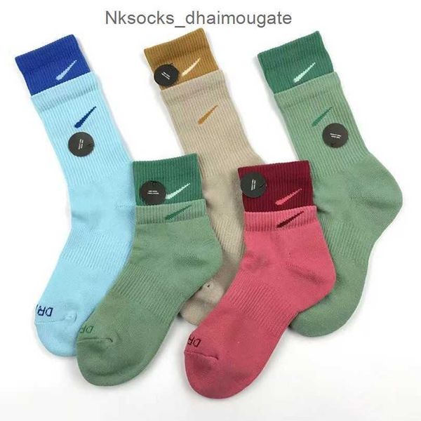 men's fashion luxury socks women's hook brand stockings designers fake two pairs splicing women men sports yoga breathable stockin, Black
men's fashion luxury socks women's hook brand stockings designers fake two pairs splicing women men sports yoga breathable stockin, Black