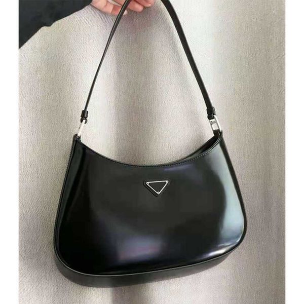 wholesale market 2023 luxury new cleo underarm bright leather single shoulder hand medieval magic stick leisure baghigh quality
wholesale market 2023 luxury new cleo underarm bright leather single shoulder hand medieval magic stick leisure baghigh quality
