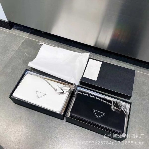 2023 new shoulder bag new chain small square women's bright leather shoulder messenger women's baghigh
2023 new shoulder bag new chain small square women's bright leather shoulder messenger women's baghigh