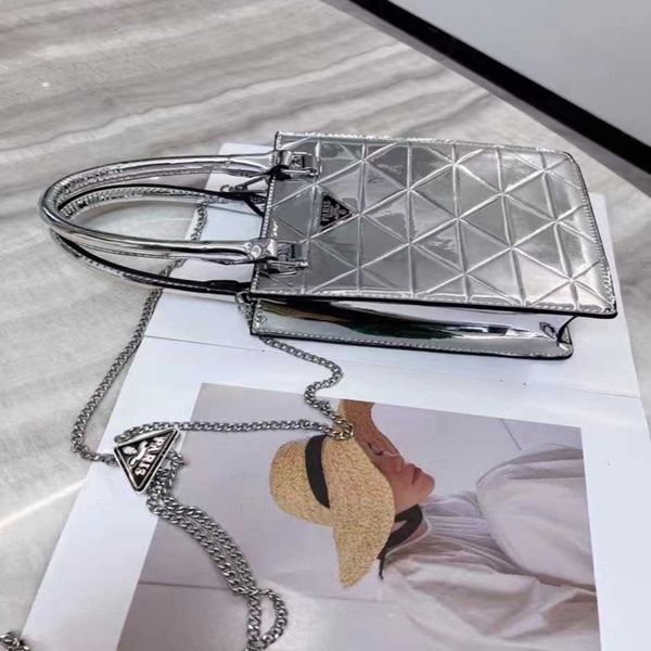 luxury fashion bag net red same mirror portable tote chain single shoulder diagonal small new femalehigh
luxury fashion bag net red same mirror portable tote chain single shoulder diagonal small new femalehigh