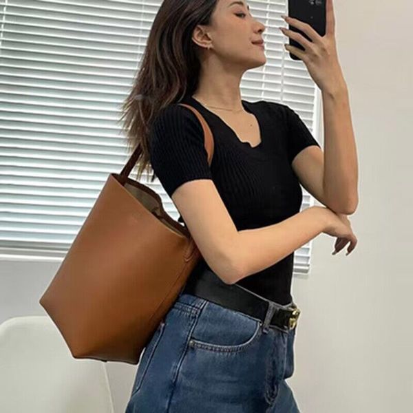 2023 tote bag the row bucket bag large capacity single shoulder portable leather handbag versatile handbag designer the row
2023 tote bag the row bucket bag large capacity single shoulder portable leather handbag versatile handbag designer the row