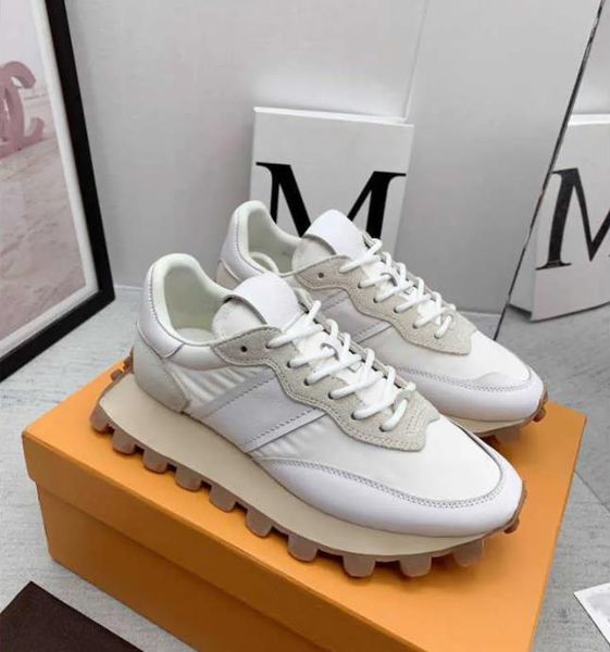 basketball shoes casual spring and summer new potato silk star same style sneakers high leather color blocking breathable versatile running
basketball shoes casual spring and summer new potato silk star same style sneakers high leather color blocking breathable versatile running