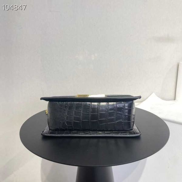 luxury brand designer bags handbag shoulder crossbody bag tote bag 2023 new versatile advanced texture splicing color mother messenger packe
luxury brand designer bags handbag shoulder crossbody bag tote bag 2023 new versatile advanced texture splicing color mother messenger packe