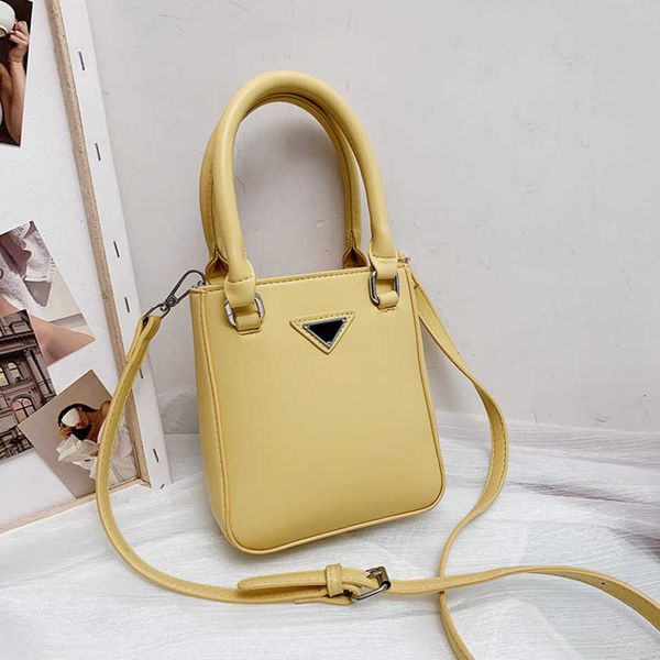 luxury fashion bag net red same hand tote women's summer new foreign style shoulder messenger baghigh
luxury fashion bag net red same hand tote women's summer new foreign style shoulder messenger baghigh